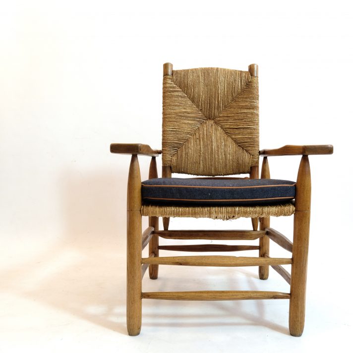 Pierre Jeanneret, fauteuil paillé, 1945.