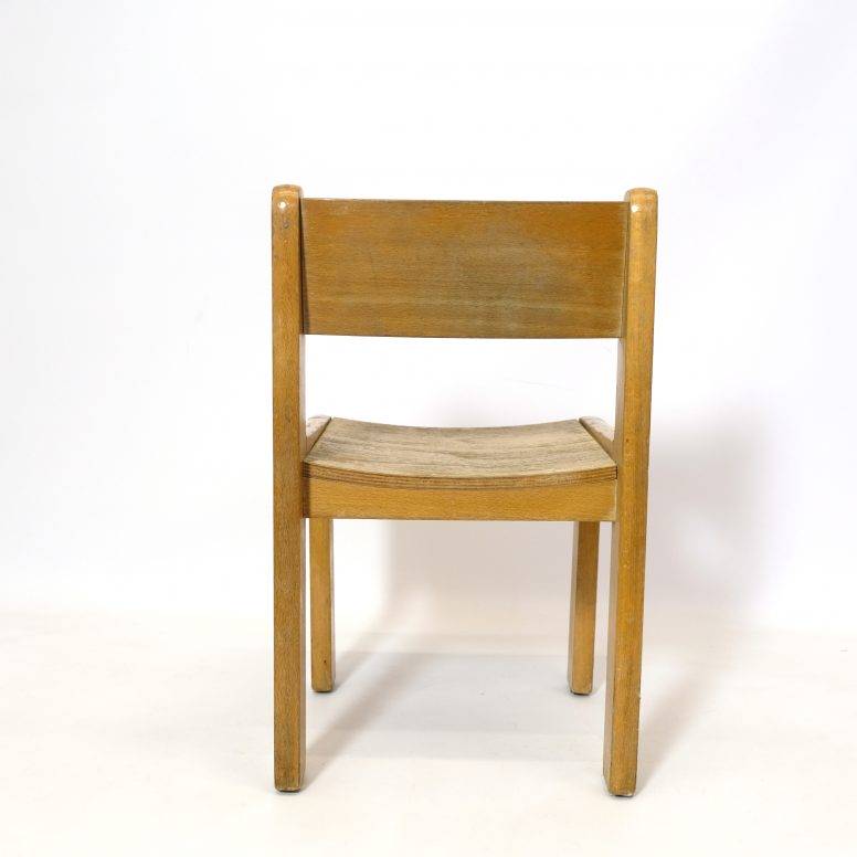 Little wooden child’s chair, 1960-1970. — LampAndCo