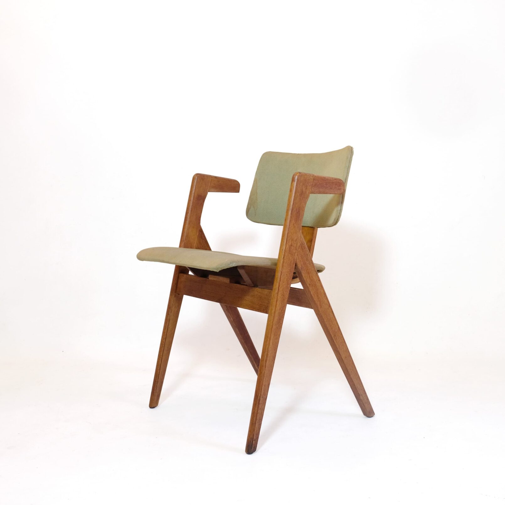 Lucienne & Robin Day, Hillestak chair from the 1950s.